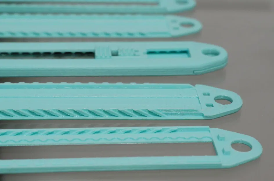 Dao rọc giấy lưỡi bẻ đoạn 18mm (18mm snap-off utility knife) - Image 3