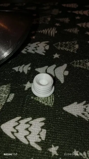 Nút bịt kín tạm thời cho cổ châm nhiên liệu của bình xăng - Image 1