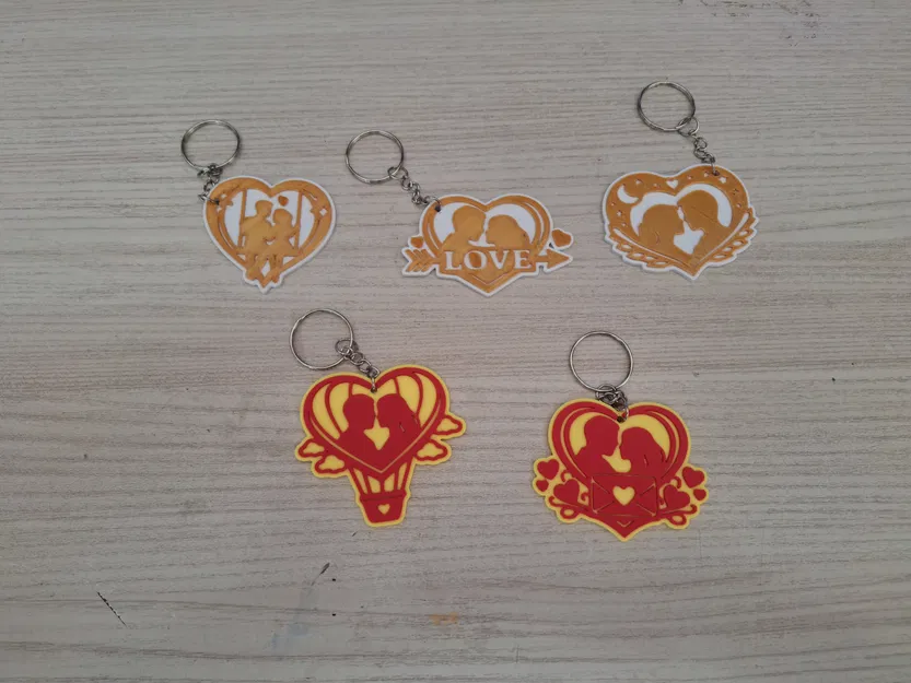 Bộ Móc Khóa Trái Tim Cặp Đôi Đa Màu (MultiColor Couple Hearts Keychain Set) - Image 1