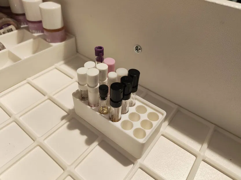 Khay Gridfinity đựng chai sample nước hoa (Gridfinity Perfume Sample Tray) - Image 1