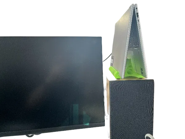 Giá đỡ laptop “Yet another laptop stand” - Image 1