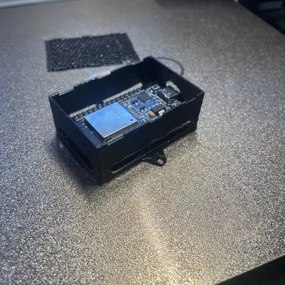 Vỏ treo tường công nghiệp Heavy-Duty cho ESP32