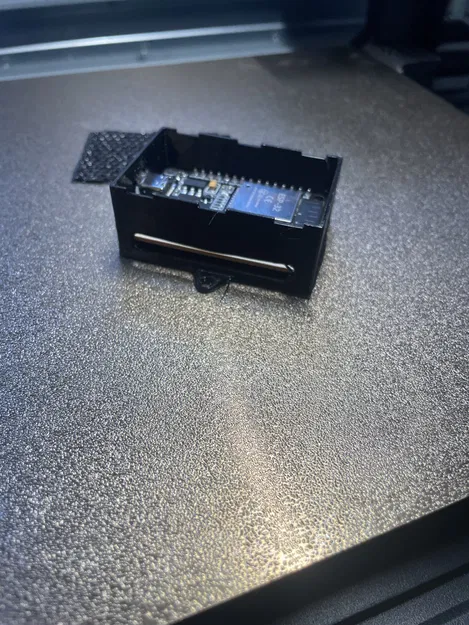 Vỏ treo tường công nghiệp Heavy-Duty cho ESP32 - Image 2