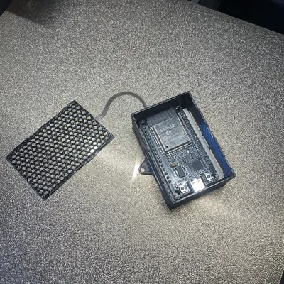 Vỏ treo tường công nghiệp Heavy-Duty cho ESP32