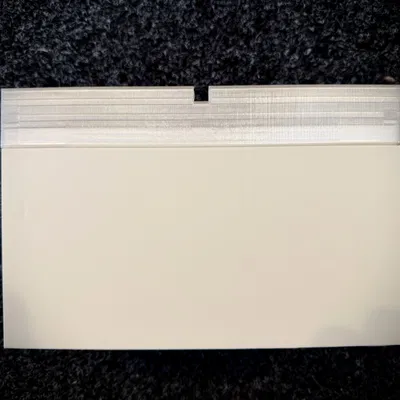 Gạt tàn bệ cửa sổ (Windowsill Ashtray)