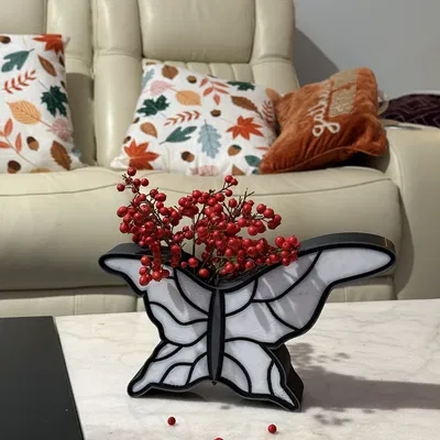 Bình Hoa Bướm Trừu Tượng (Abstract Butterfly Vase)