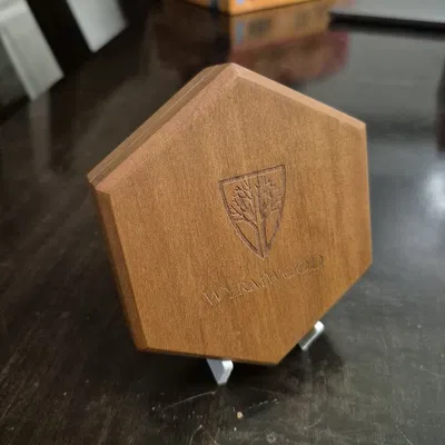 Chân Trưng Bày Wyrmwood Hex Vault (Wyrmwood Hex Vault Display Stand)