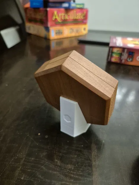 Chân Trưng Bày Wyrmwood Hex Vault (Wyrmwood Hex Vault Display Stand) - Image 2