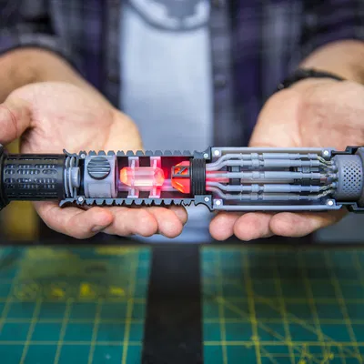 Lightsaber Cutaway (chuôi cắt lộ cấu trúc)