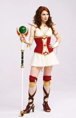 Trượng Ngọc Lục Bảo của Codex: Đạo cụ “The Guild” tỉ lệ 1:1 (158.5cm) - Image 1