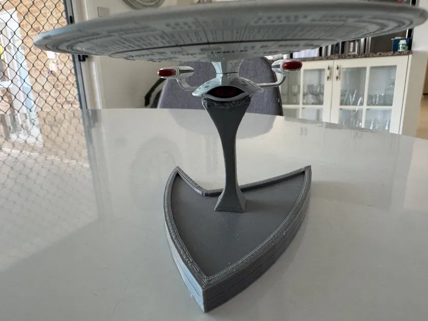 Đế trưng bày mô hình U.S.S Enterprise NCC-1701-D - Image 2