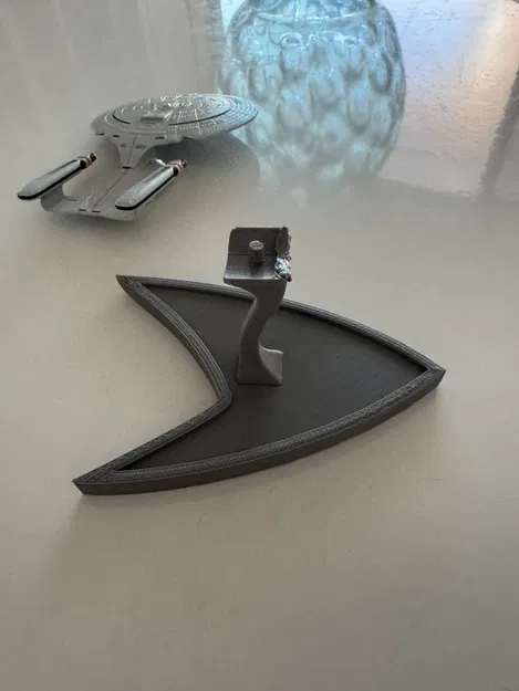 Đế trưng bày mô hình U.S.S Enterprise NCC-1701-D - Image 3