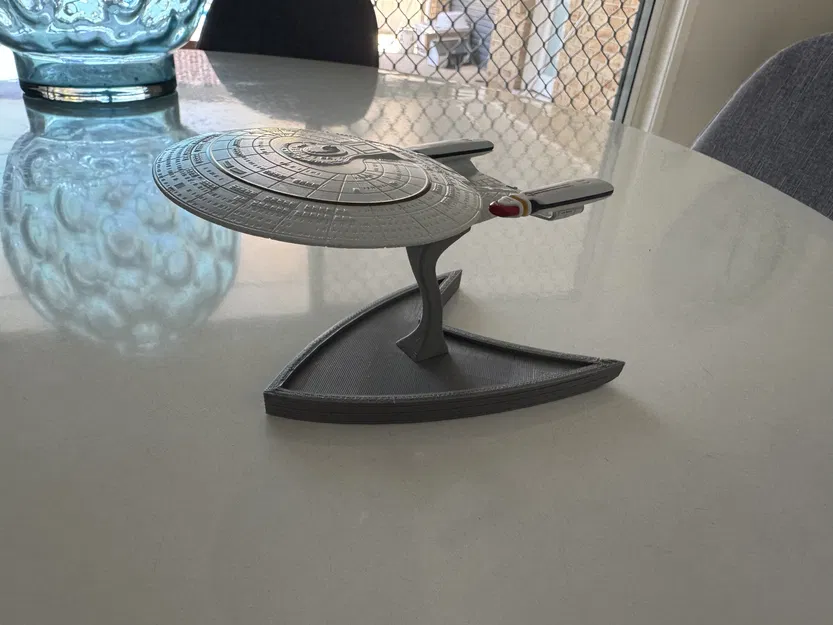 Đế trưng bày mô hình U.S.S Enterprise NCC-1701-D - Image 5