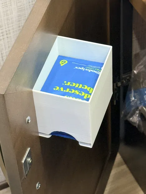 Hộp nhả khăn ướt Good Wipes Dispenser - Image 1