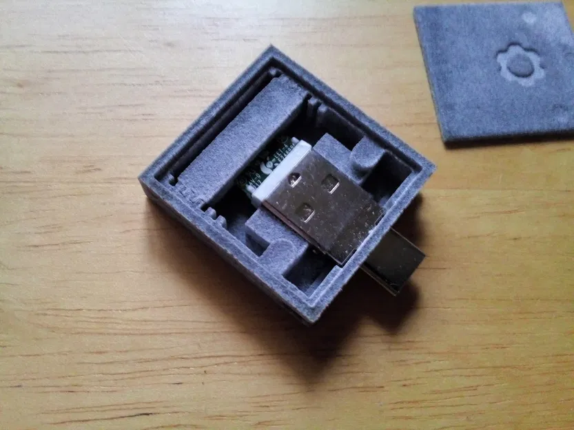 Framework USB dongle hider – Ẩn USB dongle trong laptop Framework - Image 1