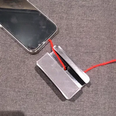 Báo động! Đế đỡ iPhone!