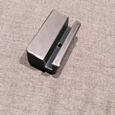 Báo động! Đế đỡ iPhone!