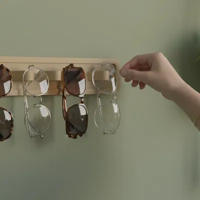 Giá Treo Kính Gắn Tường (Wall-Mounted Glasses Holder)