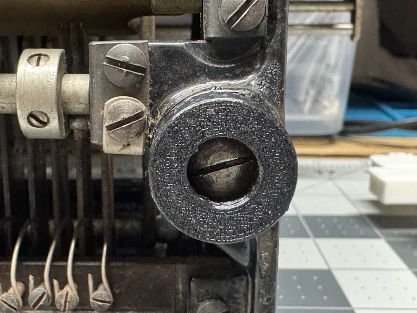 Chân cao su máy đánh chữ Densmore 4 (rubber foot thay thế) - Image 5