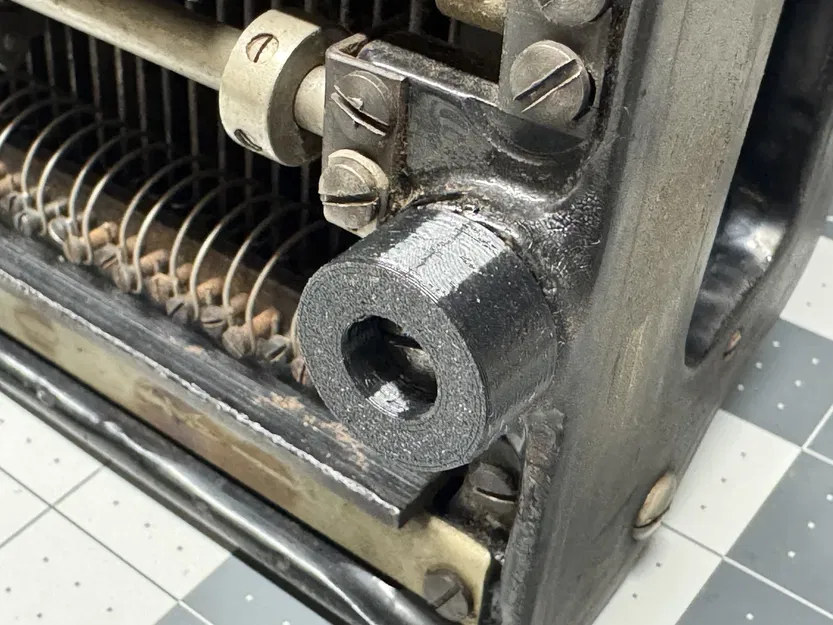 Chân cao su máy đánh chữ Densmore 4 (rubber foot thay thế) - Image 6