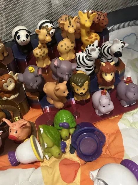 Kệ trưng bày Little People (Little People Display Stand) - Image 2