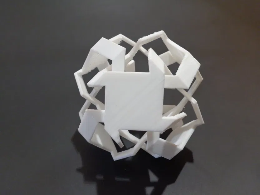 ROELOFS CUBIC POLYKNOT 1 - Image 4