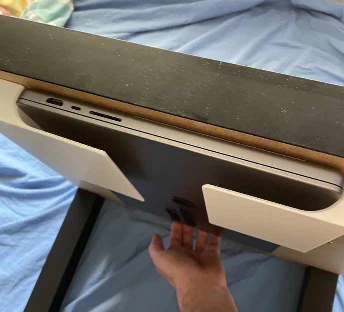 Giá đỡ laptop Lack - Image 1