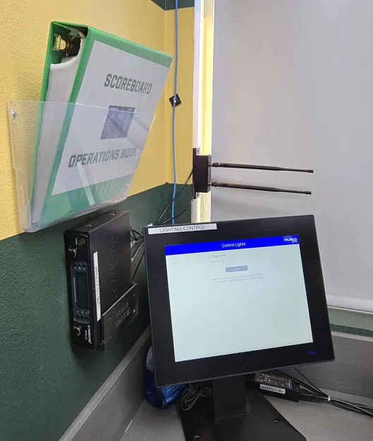 Giá treo tường đế micro không dây PTU-71 - Image 2