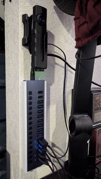 Giá Treo Tường USB Hub (USB Hub Wall Mount) - Image 1