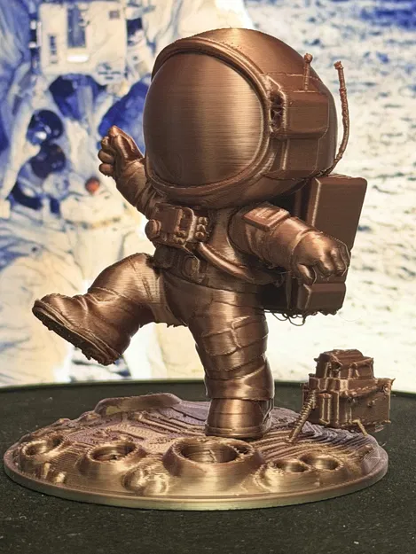 Người Đầu Tiên Trên Mặt Trăng - Image 1