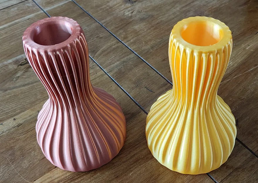 Chỉ Là Một Cái Bình Hoa Nữa (Just Another Vase) - Image 2