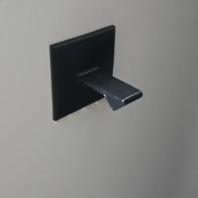 Chặn cửa & bảo vệ tường – gắn bằng Command Strip