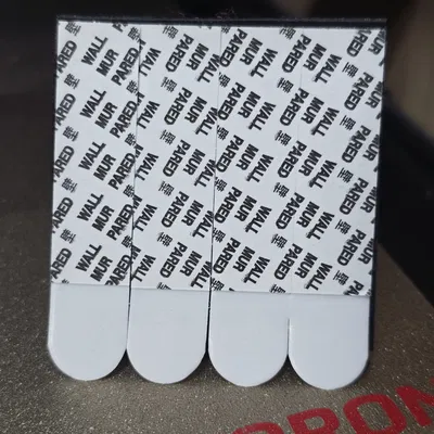 Chặn cửa & bảo vệ tường – gắn bằng Command Strip