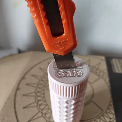 Hộp cất giữ lưỡi dao rọc giấy an toàn