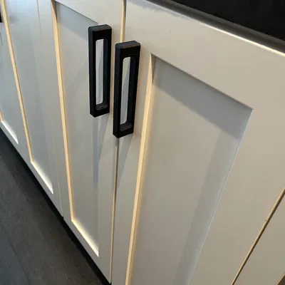 Tay nắm tủ đơn giản (Simple Cabinet Handle)