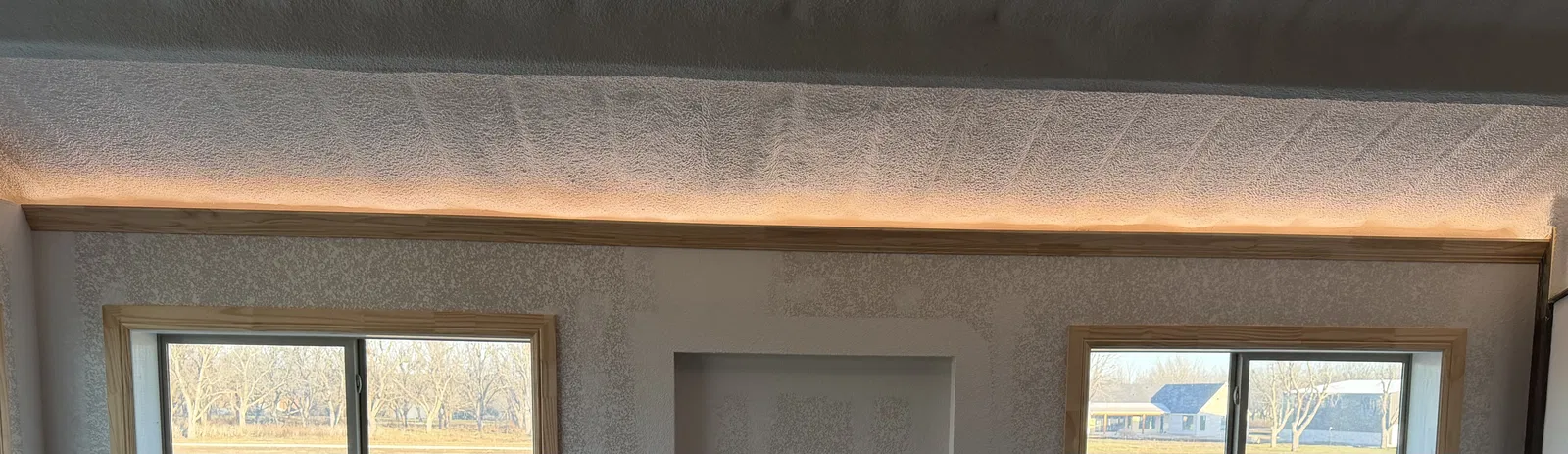 Ngàm gắn LED strip 10mm dạng nghiêng (10mm LED Angled Light Strip Mount) - Image 1