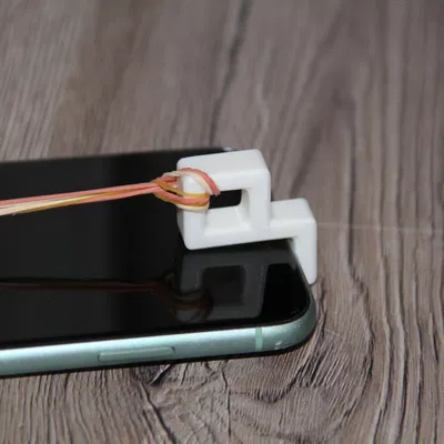 Giá giữ cáp sạc cho iPhone 11 “ngu” của mình