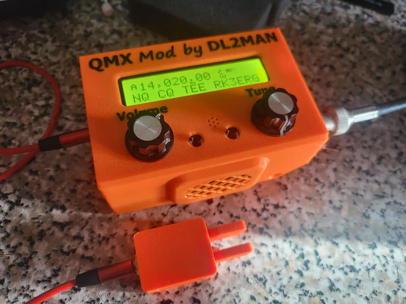 Vỏ QMX cho pin Baofeng kèm loa (QMX housing for Baofeng batteries with speaker) - Image 1