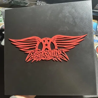 Bìa album Greatest Hits của Aerosmith (màu đảo ngược)