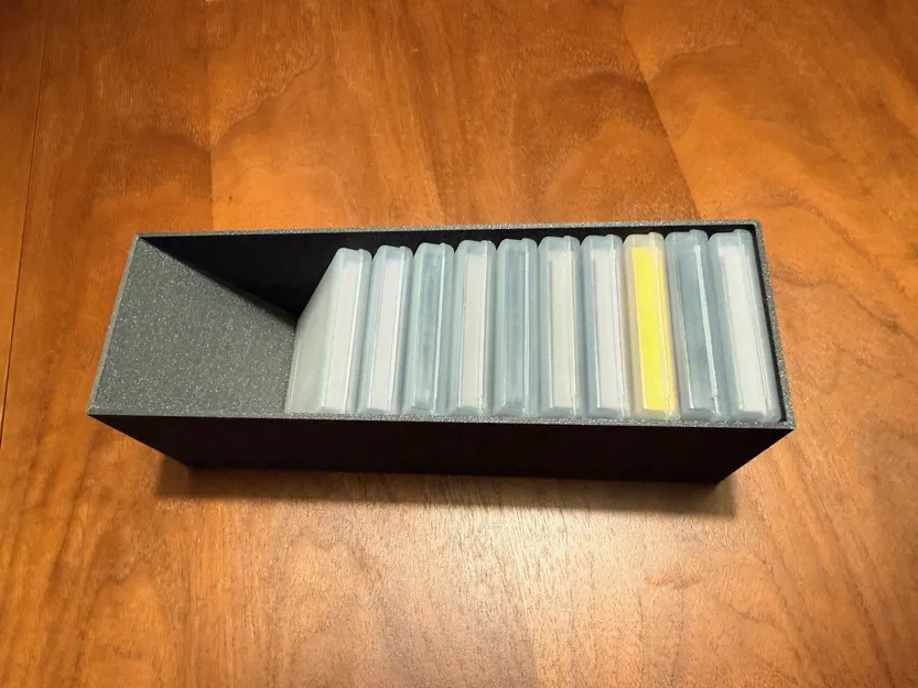 Giá đựng băng GameBoy nghiêng (GameBoy Cartridge Holder -- Angled) - Image 2