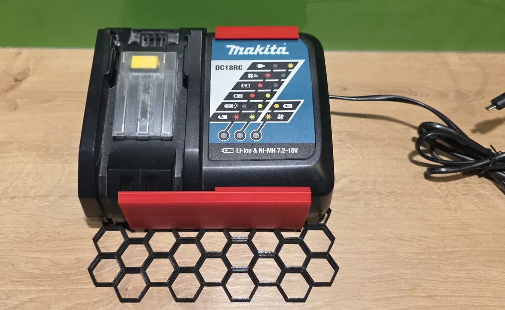 Giá treo tường Honeycomb cho bộ sạc pin Makita DC18RC - Image 1