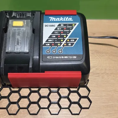 Giá treo tường Honeycomb cho bộ sạc pin Makita DC18RC