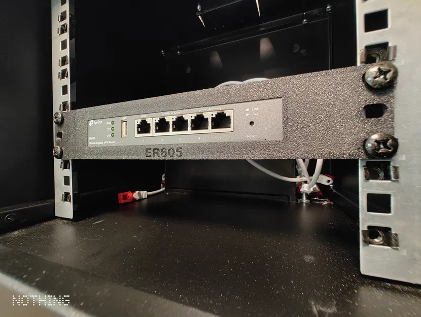 Giá đỡ rack 10" cho router TP-Link ER605 (Omada) - Image 1