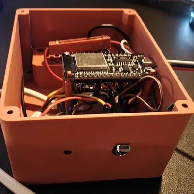 Case WLED cỡ lớn có khe I2S microphone và IR receiver