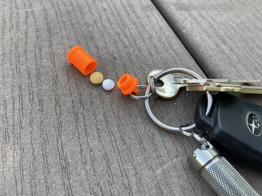 Hộp đựng thuốc mini móc khóa (Tiny keychain pill container) - Image 2