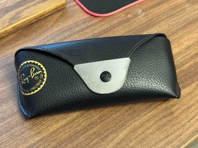 Miếng vá hộp kính Rayban (Rayban sunglasses case patch) - Image 1