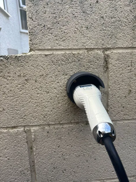 Giá treo bộ sạc Ohme (Ohme Charger Holder) - Image 1