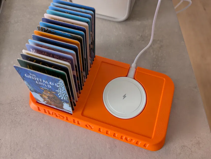 Đế Yoto Player kèm ngăn thẻ & sạc (Gen 2/Gen 3) - Image 2