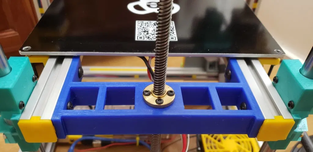 Giá đỡ bed phía sau Hypercube tích hợp ngàm đai ốc lead nut - Image 1