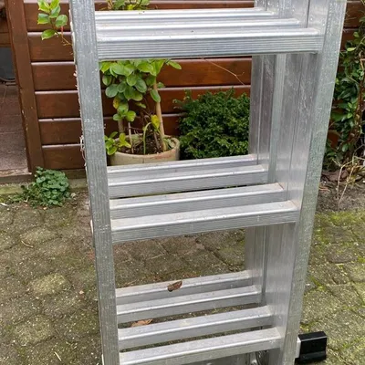 Chân Thay Thế Cho Thang Excelsior